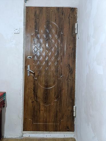 Mənzil üçün İşlənmiş Giriş qapısı 80x209 sm Zamok ilə, Zəmanətsiz, Ünvandan götürmə