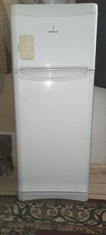 холодильник витирина: Муздаткыч Indesit, Эки камералуу, 60 * 150 * 60