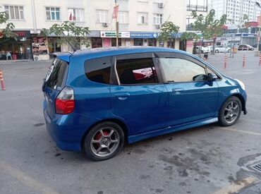 Honda: Honda Fit: 2004 г., 1.5 л, Вариатор, Бензин