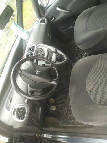 Citroen: Auto je registrovan u februaru, moze zamena za skuplji auto — 2