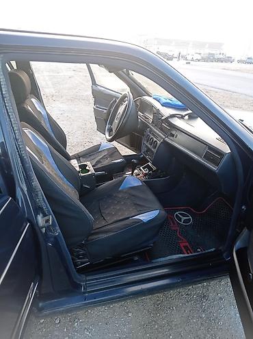 07 radiatoru: Mercedes-Benz 190 (W201) sedan - Kuzov: tünd göy/qaraya çalan rəng, 4 — 3