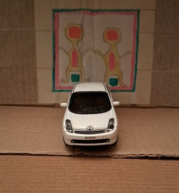 dəmir oyuncaq maşın: Oyuncaq dəmir maşın Toyota prius