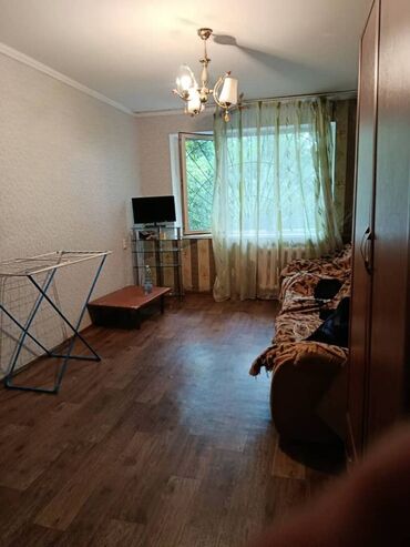 1 комнатная квартира без ремонта: 2 бөлмө, 42 кв. м, 104-серия, 1 кабат, Косметикалык ремонт
