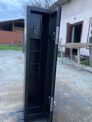 Сейфы для оружия: Продаю сейф для оружия размер длина 135 см ширина 30 см глубина 20 см — 2