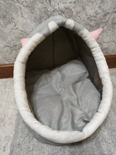 домик для кроликов: Лежанка Размер(М)Лежанка хорошего размера подойдёт для Кошечек Собачек