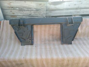 Digər avtomobil ehtiyat hissələri: Maskvic 2140 radiator bağlanan birdə kapot bağlanan yenidir ünvan