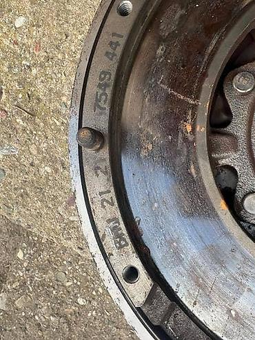 kljuc 55: SET KVAČILA I ZAMAJAC E90,91 ZA BMW SERIJA 3 | Na stanju sve vrste — 2