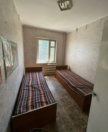 Продажа домов: 3 комнаты, 70 м², 105 серия, 4 этаж, Старый ремонт