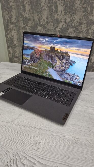 lenovo ideapad: AMD Ryzen 3, 8 GB, 15.6 "