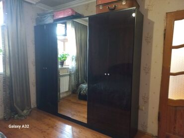 Boşqablar: Açılan, 4 qapılı Düz dolab, Qarderob, paltar dolabı