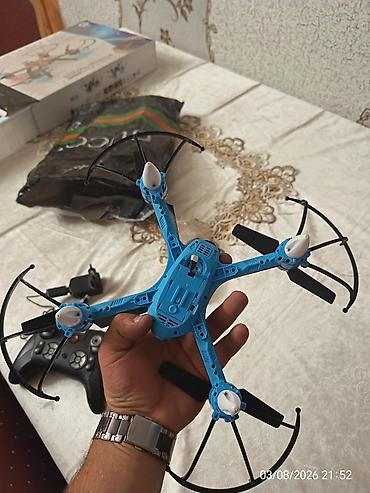 Oyuncaq helikopterlər: RC kvadrokopter dron dəsti Xüsusiyyətlər: - 4 pərlə sabit uçuş üçün — 5