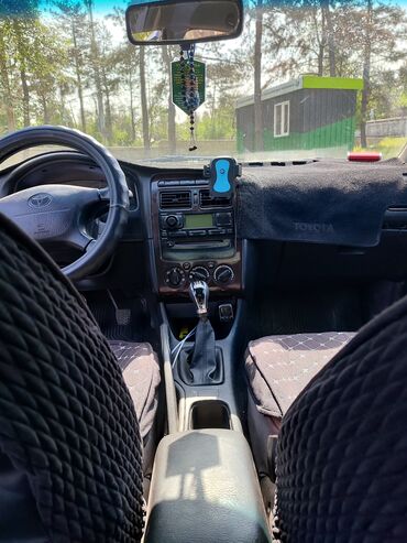 Toyota Avensis: 2000 г., 2 л, Механика, Дизель, Бус