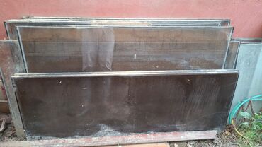 Pəncərə şüşələri: İşlənmiş Pəncərə şüşəsi, Еni: 82 sm, Uzunluğu: 132 sm