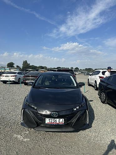 byd e6: Toyota Prius: 2020 г., Гибрид, Хэтчбэк — 4