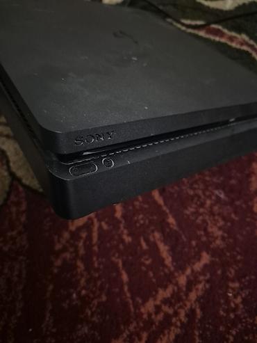 PlayStation 4 Slim, 512 ГБ. В комплекте: - 2 оригинальных геймпада — 8