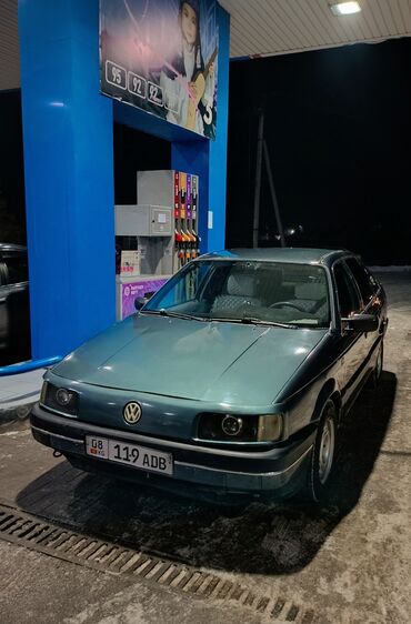 Volkswagen: Volkswagen Passat: 1989 г., 1.8 л, Механика, Бензин, Седан
