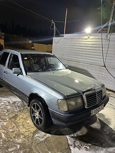 qiş tekeri: Mercedes-Benz W124 sedan - Kuzov: 4 qapılı sedan, mavi-boz rəng. - — 6