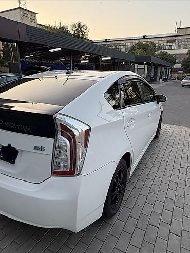 ключ на приус: Toyota Prius: 2015 г., 1.8 л, Гибрид — 5