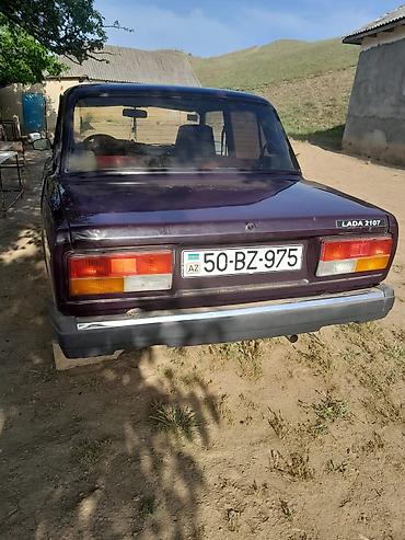 2107 baqaj: VAZ 2107 sedan - Korpus: 4 qapılı, tünd bənövşəyi rəng - Mühərrik — 5