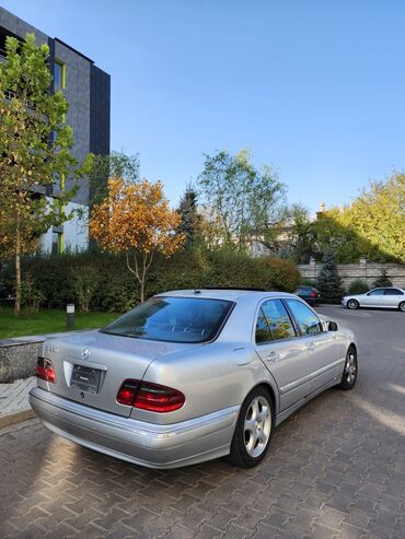 задние фонари спринтер: Mercedes-Benz E-Class: 2001 г., 3.2 л, Автомат, Дизель, Седан