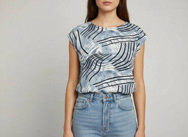 bluzki czarne plus size: Жіноча блуза, розмір L