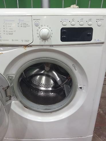 Бытовая техника: Indesit önyükləməli paltaryuyan maşın - Yük tutumu: 7 kq - Enerji — 3