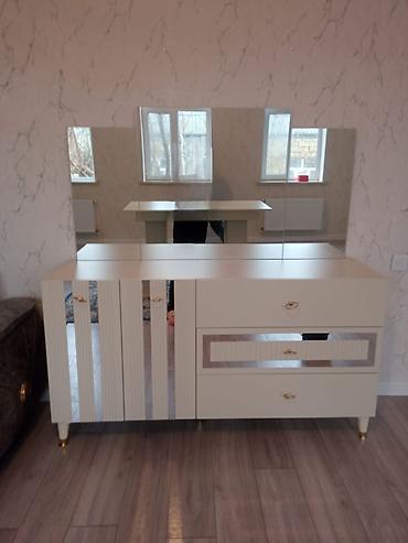 kamot guzgu: Mebel dəsti – qonaq və yataq otağı üçün tam komplekt Tərkib: - Yumşaq — 6