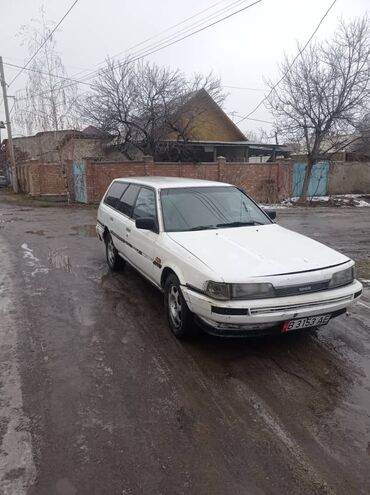 Toyota: Toyota Camry: 1989 г., 2 л, Механика, Бензин, Универсал