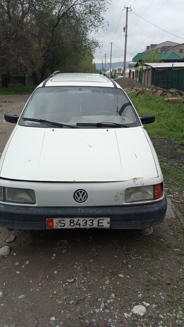 Транспорт: Volkswagen Passat: 1991 г., 1.8 л, Механика, Бензин, Универсал