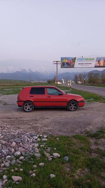 аркнда авто: Volkswagen ID.3: 1993 г., 1.8 л, Механика, Бензин