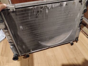 İnterkuler radiatorları: Qazel radiator yaxşı vəziyyətdədir buraxan yeri yoxdu işlək vəziyyətdə