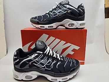 Patike: Nike Air Max Plus (TN) patike – crno/belo izdanje - Silueta Air Max — 1