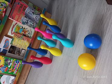 Uşaqlar üçün digər mallar: Uşaq boulinq dəsti – rəngarəng plastik Məzmun: - 10 ədəd rəngli kəgəl — 1