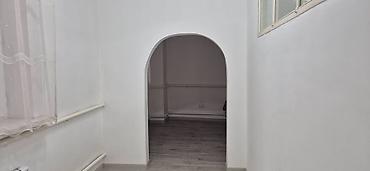 Продажа магазинов: • Продается нежилое помещение • Квартира 8 комнат + 2 раздельных сан — 12