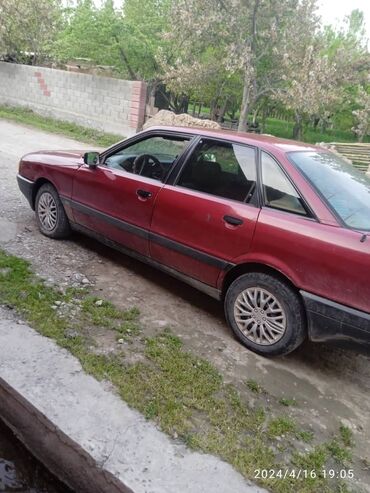 красный матиз: Audi 80: 1989 г., 1.8 л, Механика, Бензин, Седан