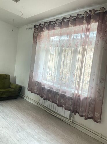 купить дом на берегу иссык куля: 120 кв. м, 5 бөлмө, Унаа токтотуучу жай, Забор, тосулган