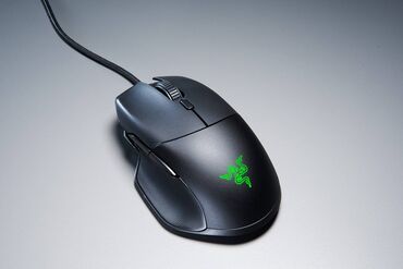 компьютерный корпус: Мышь проводная Razer Basilisk Essential черного цвета является игровым