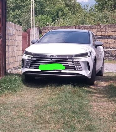 авто фольксваген: BYD hibrid sedan Xüsusiyyətlər: - Ağımtıl gövdə rəngi, geniş xrom