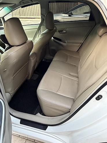 ключ на приус: Toyota Prius: 2015 г., 1.8 л, Гибрид — 9
