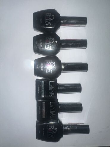 Инструменты и тележки для инструментов: Те самые двухсторонные формачкии Набор материалов для маникюра: - — 1