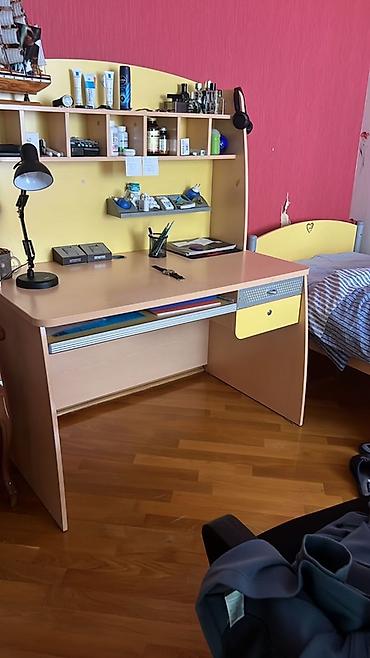 cilek: Uşaq/yeniyetmə otağı üçün funksional iş masası və üst rəf bloku. ( — 1