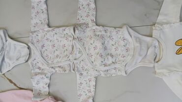 Paketi dečije odeće: Za devojčice, uzrast: Novorođenče — 7