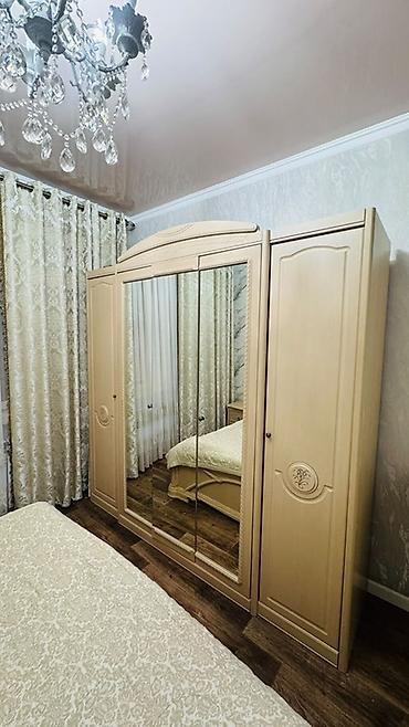 стол офис: Классический комплект мебели для спальни в светло-бежевом цвете — 1
