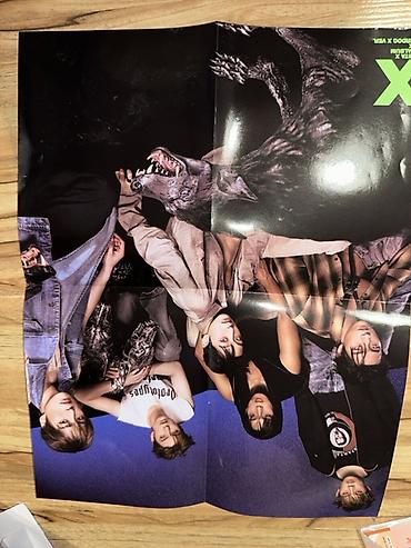 Kasete, CD i DVD: K‑pop set: magazini, albumi, stikeri i sitni merch Prodajem svoje — 44