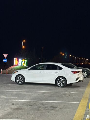 Nəqliyyat vasitəsinin icarəsi: Günlük, Kia, Depozitsiz, Qalmamaq şərti ilə — 12