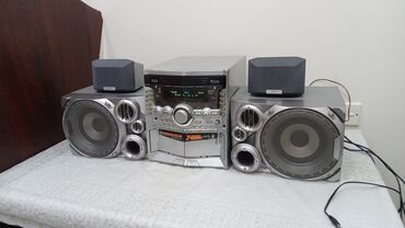 Musiqi mərkəzləri: JVC 2 Basovikli Kalonka + 2 Frontal kalonka Güclü Səs Effekti var
