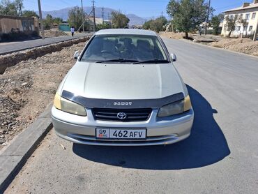продажа машин срочно: Toyota Camry: 2001 г., 2.2 л, Автомат, Бензин, Седан