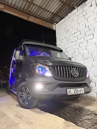 Аренда пассажирского буса: Mercedes-Benz Sprinter — комфортабельный микроавтобус/минивэн в черном — 10