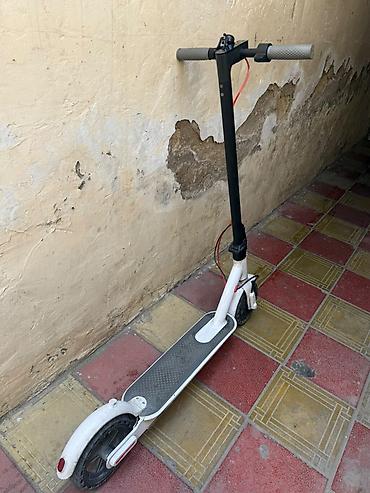 Elektrikli skuter – şəhərdaxili rahat hərəkət üçün kompakt model