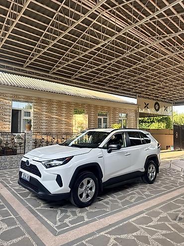 Toyota RAV4: 2021 г., 2.5 л, Автомат, Гибрид